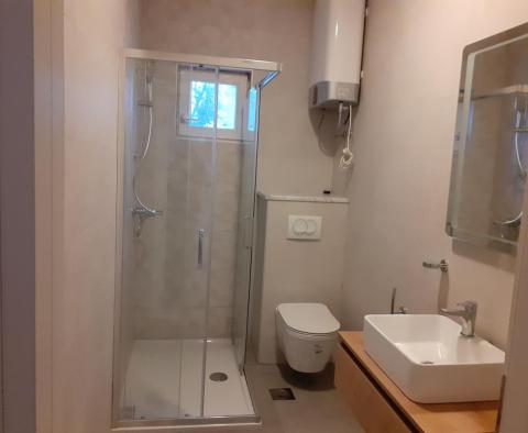Super prix pour un appartement de 3 chambres, à 40 m de la mer à Rogoznica, à vendre - pic 8
