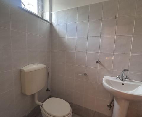 Cudowny apartament z oszałamiającym widokiem na morze i ogród w Glavani, Kostrena, na sprzedaż - pic 11