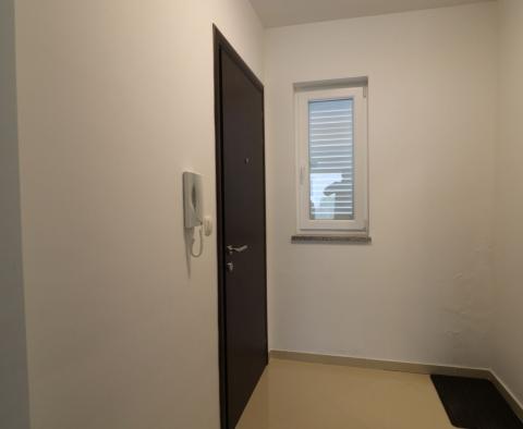 Wohnung am Meer, 80 m vom Meer in Smokvica, zu verkaufen - foto 8