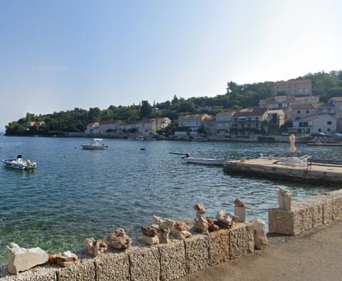 Terrain en première ligne avec ancienne maison et projet de rénovation à Korčula, à vendre - pic 3