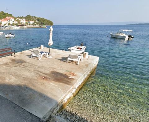 Ancienne maison en pierre en première ligne de mer avec grand terrain et projet de rénovation à Korčula, à vendre - pic 2