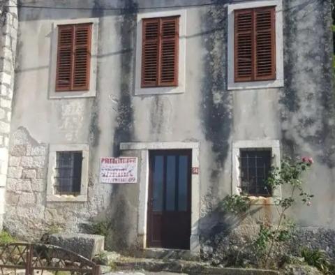 Ancienne maison en pierre en première ligne de mer avec grand terrain et projet de rénovation à Korčula, à vendre - pic 12