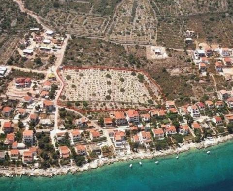 Nádherný urbanizovaný pozemek s nádherným výhledem na moře, Ražanj, Šibenik 