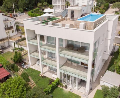 Квартира с террасой на крыше и крытым бассейном в Ичиči, Опатия, на продажу - фото 3