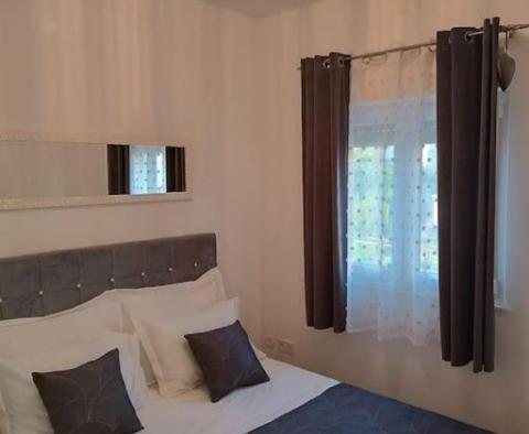 Dom w Kaštel Kambelovac, zaledwie 250 metrów od morza, na sprzedaż - pic 19