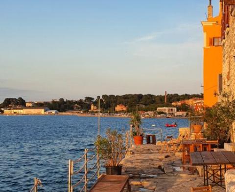 Роскошная меблированная квартира, первая линия к морю в Ровине, на продажу - фото 9