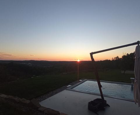 Zapierająca dech w piersiach panorama! Piękna willa w rejonie Motovun z pełną prywatnością, na sprzedaż! - pic 83