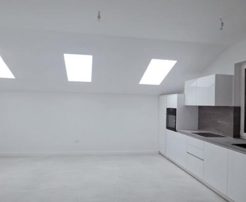 Appartements charmants en première ligne à Preko, Ugljan, à vendre - pic 8