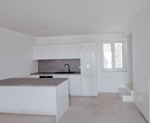 Appartements charmants en première ligne à Preko, Ugljan, à vendre - pic 9