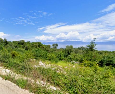 Urbanisiertes Bauland mit Meerblick 1800 m vom Meer entfernt im Gebiet Rabac, zu verkaufen - foto 2