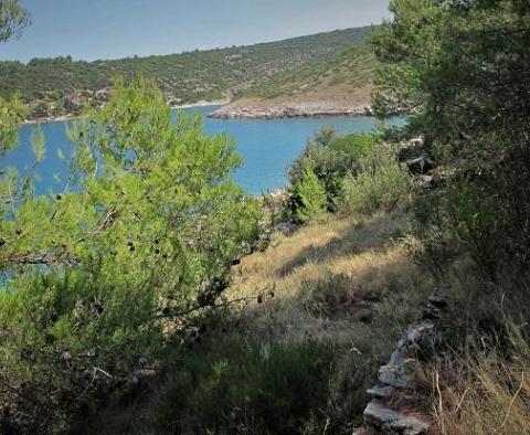 Unique possibility to build a LUX-class villa on the FIRST LINE in a peaceful bay on the Island of Brac near Povlja! - pic 9