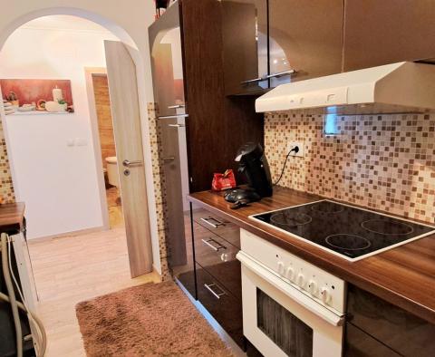 Bel appartement en duplex à seulement 100 m de la mer à Kraljevica, Rijeka, à vendre - pic 24