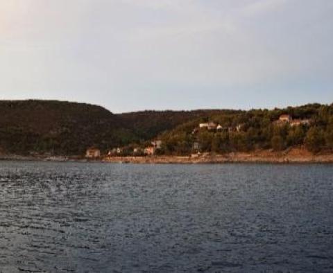 Egyedülálló lehetőség egy LUX kategóriás villa építésére az ELSŐ VONALON, egy békés öbölben Brac szigetén, Povlja közelében! - pic 11
