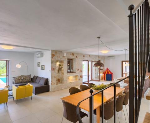 Impozáns vidéki villa medencével a Porec környékén, eladó - pic 14