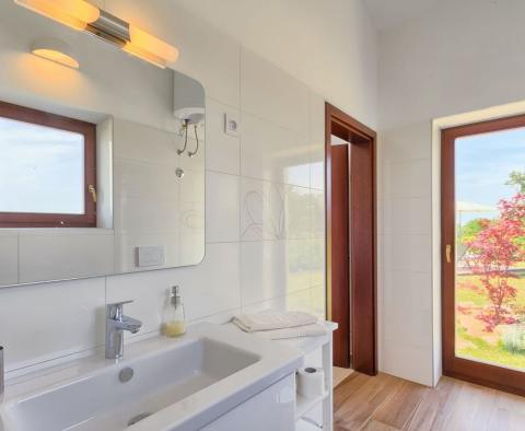 Impozáns vidéki villa medencével a Porec környékén, eladó - pic 25