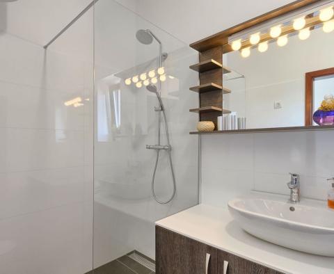Impozáns vidéki villa medencével a Porec környékén, eladó - pic 28