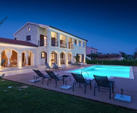 Impozáns vidéki villa medencével a Porec környékén, eladó - pic 55