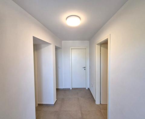 Újonnan felújított duplex lakás Tarban, Vabrigában eladó - pic 13