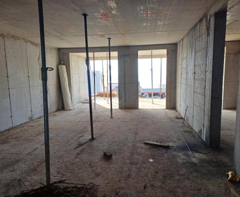 Appartement de deux chambres avec jardin à Ciovo, nouveau complexe, à vendre - pic 8