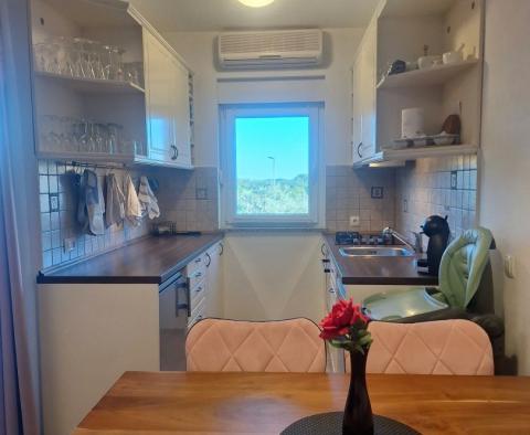 Mieszkanie z garażem w świetnej lokalizacji w Rovinj, na sprzedaż - pic 6