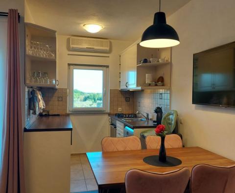 Mieszkanie z garażem w świetnej lokalizacji w Rovinj, na sprzedaż - pic 8