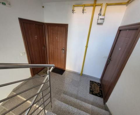 Mieszkanie z garażem w świetnej lokalizacji w Rovinj, na sprzedaż - pic 16