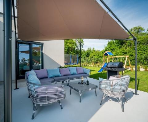Luxusvilla medencével Labin közelében, 5 km-re a tengertől, eladó - pic 22