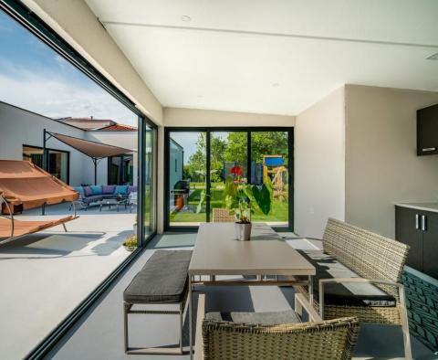 Luxusvilla medencével Labin közelében, 5 km-re a tengertől, eladó - pic 24