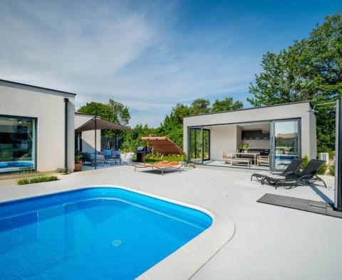Luxusvilla medencével Labin közelében, 5 km-re a tengertől, eladó - pic 26