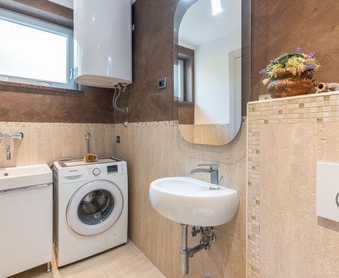 Moderní byt s pohledem na moře a starý Vrbnik, 3 ložnice, na prodej - pic 4