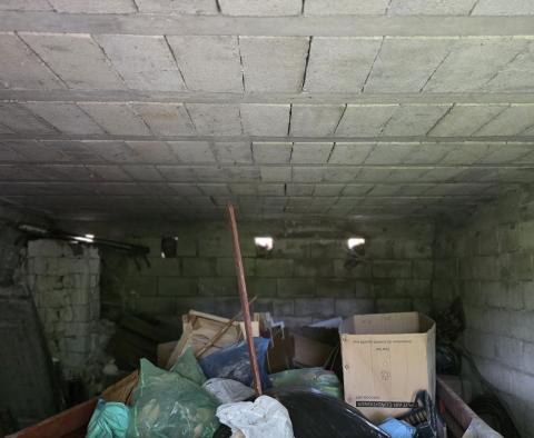Przestronna nieruchomość z 3 domami i 18 500 m2 ziemi w okolicy Labin, na sprzedaż - pic 16