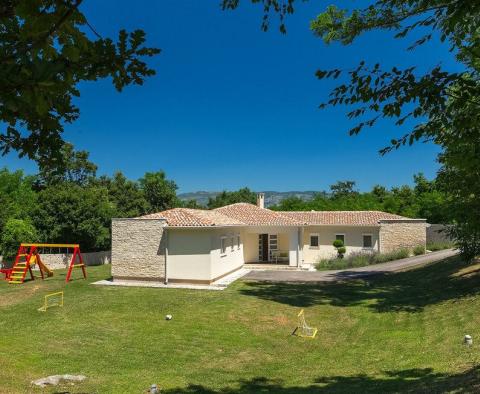 Nagyon különleges villa medencével, 4260 m²-es tágas területen és teljes magánélettel, Krsan környékén, eladó - pic 6