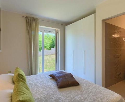 Nagyon különleges villa medencével, 4260 m²-es tágas területen és teljes magánélettel, Krsan környékén, eladó - pic 26