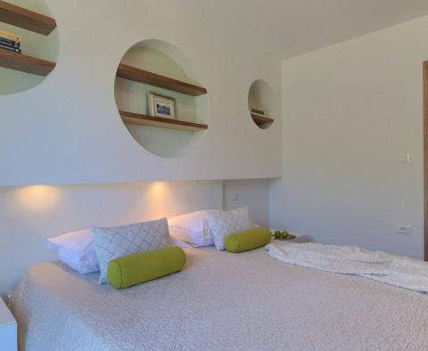 Nagyon különleges villa medencével, 4260 m²-es tágas területen és teljes magánélettel, Krsan környékén, eladó - pic 31
