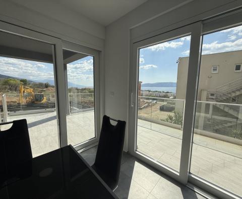 Moderne Wohnung in einem Komplex mit Gemeinschaftspool 60m vom Meer in Smokvica, zu verkaufen - foto 4