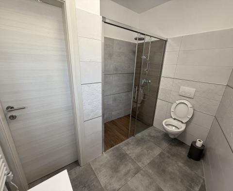 Moderne Wohnung in einem Komplex mit Gemeinschaftspool 60m vom Meer in Smokvica, zu verkaufen - foto 7