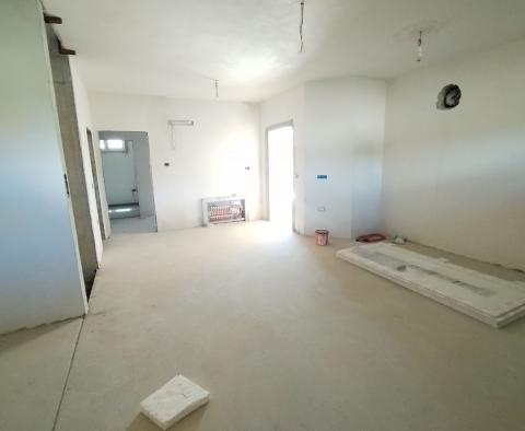 Propriété exceptionnelle à Fažana, super populaire, à 150 m de la plage, à vendre - pic 16