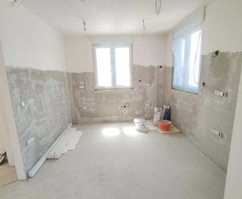 Propriété exceptionnelle à Fažana, super populaire, à 150 m de la plage, à vendre - pic 27