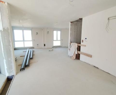 Propriété exceptionnelle à Fažana, super populaire, à 150 m de la plage, à vendre - pic 28