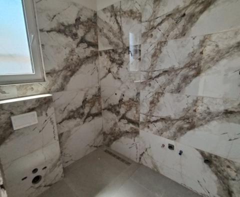 Propriété exceptionnelle à Fažana, super populaire, à 150 m de la plage, à vendre - pic 31