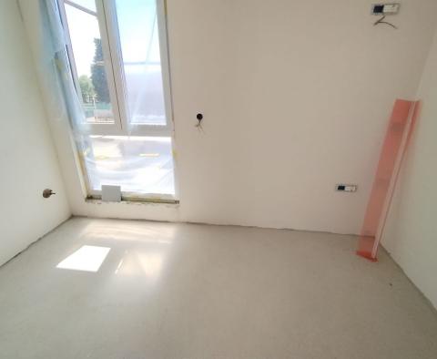 Propriété exceptionnelle à Fažana, super populaire, à 150 m de la plage, à vendre - pic 35