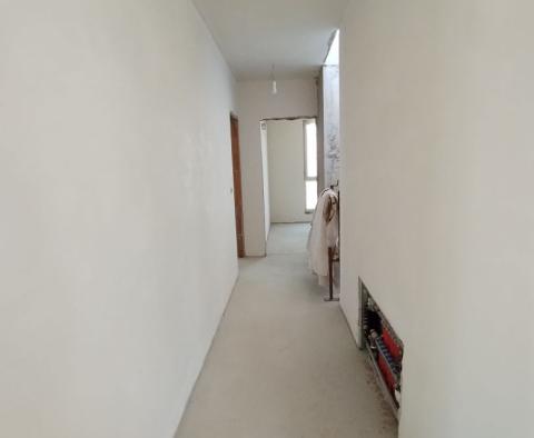 Propriété exceptionnelle à Fažana, super populaire, à 150 m de la plage, à vendre - pic 37