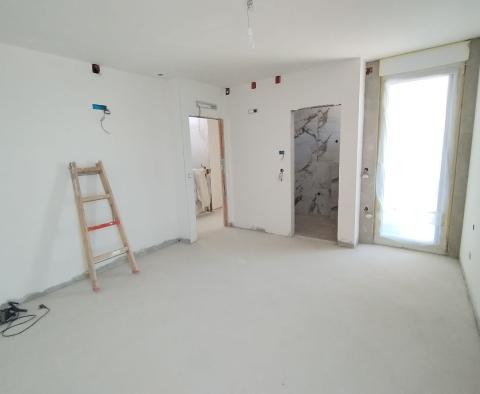 Propriété exceptionnelle à Fažana, super populaire, à 150 m de la plage, à vendre - pic 41