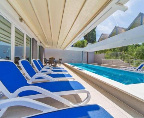Moderne Villa im HI-TECH-Stil mit Pool nur 60 Meter vom Meer entfernt in Dubrovnik / Lapad! - foto 3