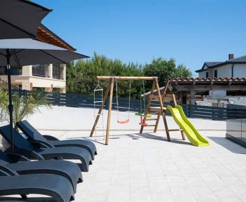 Nowoczesna willa z unikalnym panoramicznym widokiem na morze w Pomer, na sprzedaż - pic 40
