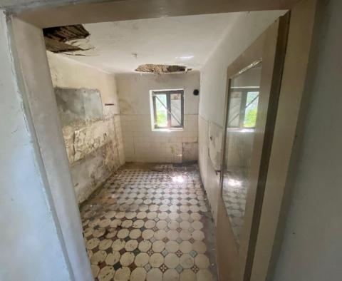 Eladó 1,200 m2-es kerttel rendelkező családi ház Kraljevicában - pic 3