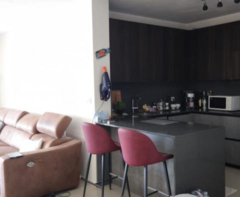Jedinečný byt se 3 ložnicemi v Medulinu, nový komplex s bazénem, 1. řada k moři, na prodej - pic 6