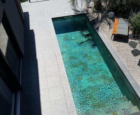 Meglepő új villa Premanturában, Medulinban eladó - pic 16