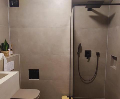 Nowy penthouse w Strożanacu, 500m od morza, z tarasem na dachu i ogrodem, na sprzedaż - pic 10