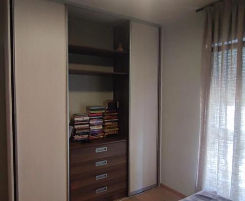 Nowy penthouse w Strożanacu, 500m od morza, z tarasem na dachu i ogrodem, na sprzedaż - pic 17